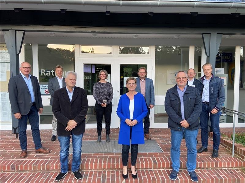 Kehdingen-Oste will weiter Leader-Region bleiben Bürgermeister und Planungsbüros haben sich auf einen Fahrplan zur Fortschreibung des regionalen Entwicklungskonzepts verständigt (von links): Jan Tiedemann (Hechthausen), Thilo Ramms (Regecon), Detlef Horeis (Oberndorf), May-Britt Müller (P