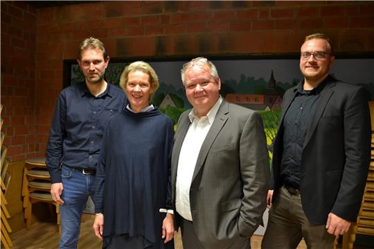 Bürgermeisterin Christiane von der Decken mit ihren Stellvertretern Stephan Bohn und Mario Hointza sowie Gemeindedirektor Frank Griemsmann (von links).