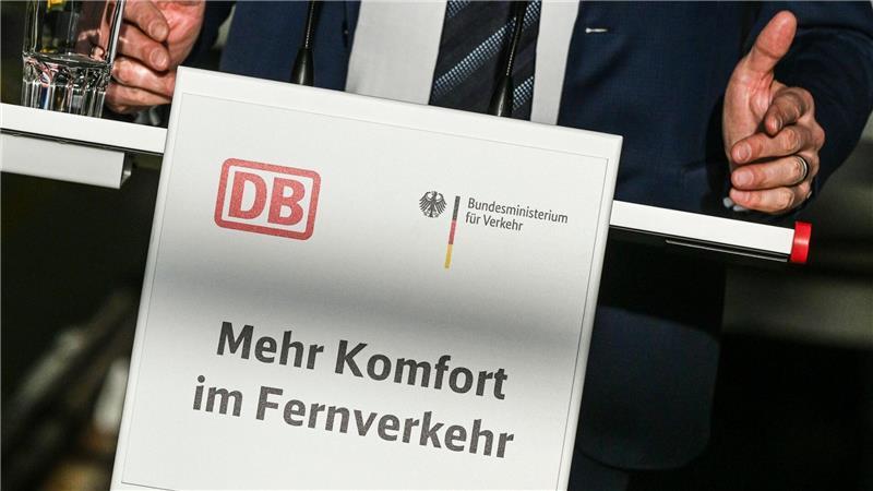 Bund und Bahn wollen mit mehreren Sofortprogrammen den Komfort und sicherheit für Reisende verbessern - trotz weiter hoher Unpünktlichkeit.