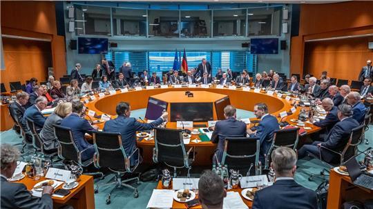 Bund und Länder vertagen Lösung im Finanzstreit. 