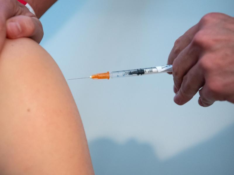 Bundekanzler Scholz und die Ministerpräsidentinnen und Ministerpräsidenten der Länder haben sich für eine allgemeine Impfpflicht ausgesprochen. Foto: Sven Hoppe/dpa