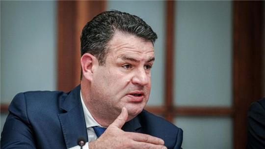 Bundesarbeitsminister Hubertus Heil hat der Bundesregierung vorgeschlagen, Sanktionen für Bürgergeld-Empfänger zu verschärfen, die immer wieder zumutbare Arbeitsangebote ablehnen.