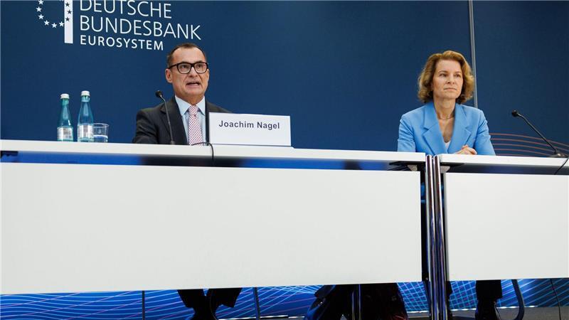 Bundesbank-Präsident Nagel und Vizepräsidentin Sabine Mauderer stellen die Bilanz vor.