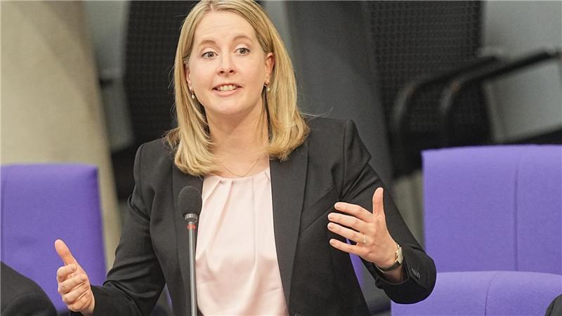 Zahl der gebauten Wohnungen fällt auf Tiefstand seit 2012 Bundesbauministerin Verena Hubertz (SPD) will mit einer Reihe von Maßnahmen, darunter der Bau-Turbo, den Wohnungsbau ankurbeln