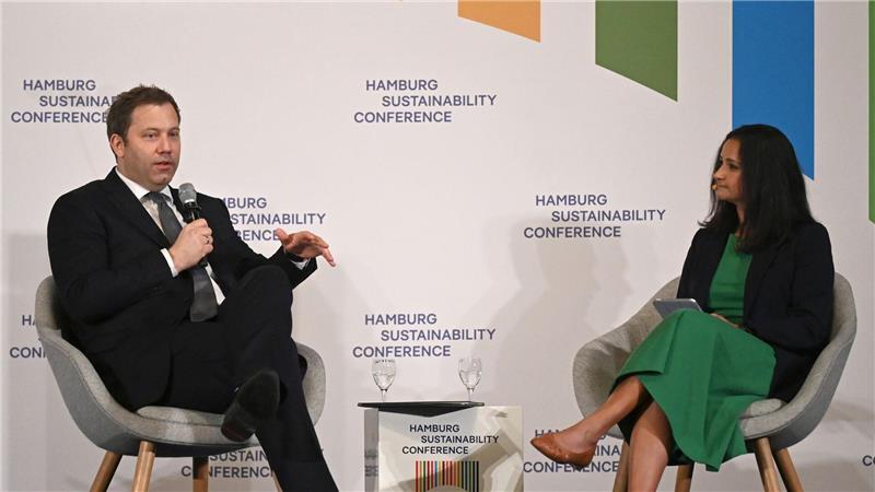 Bundesfinanzminister Lars Klingbeil (SPD) mahnt Europa zur Eile bei politischen Entscheidungen: „Europa ist zu langsam.“ 