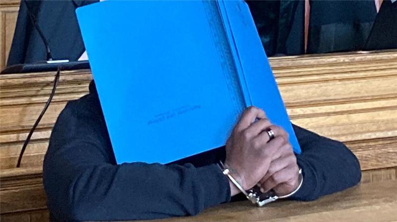 Mord an Schwester: Urteil gegen 24-Jährigen rechtskräftig Bundesgerichtshof verwirft Revision - das Urteil gegen einen 24-Jährigen wegen Mordes an seiner jüngeren Schwester ist damit rechtskräftig. (Archivbild)
