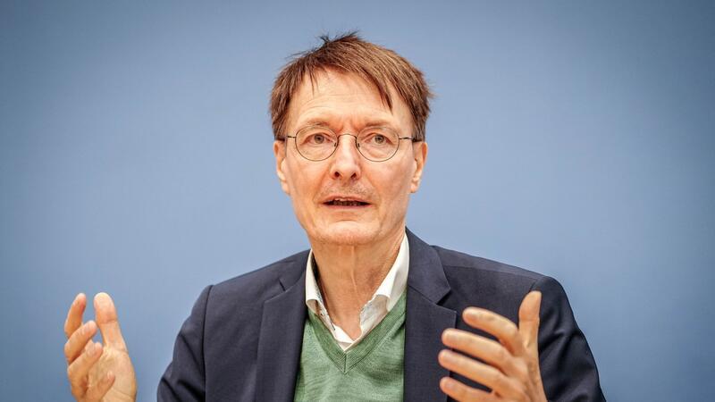 Bundesgesundheitsminister Karl Lauterbach will die Beantragung des Kinderkrankengeldes erleichtern.