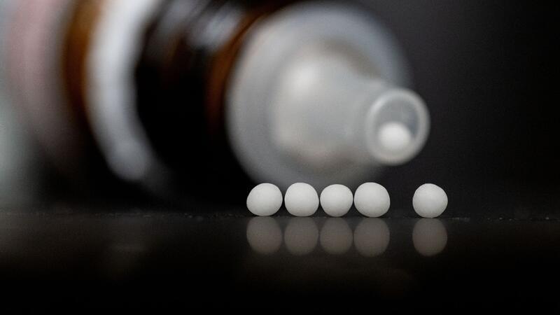 Bundesgesundheitsminister Lauterbach will „die Möglichkeit der Krankenkassen, in der Satzung auch homöopathische und anthroposophische Leistungen vorzusehen, streichen“.