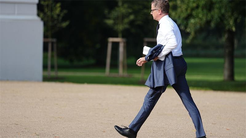 „Pflege akut in Not“: Was bedeutet der Weckruf der Kassen? Bundesgesundheitsminister Linnemann will eine Pflegereform angehen. (Archivbild)