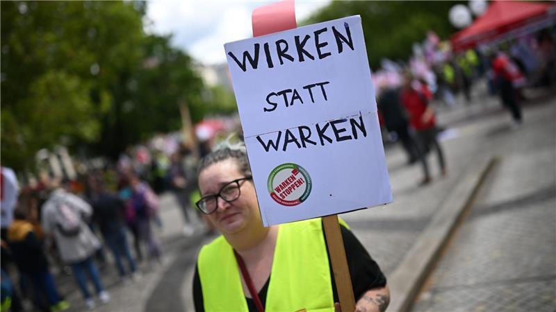 Bundesgesundheitsministerin Nina Warken (CDU) steht im Zentrum der Kritik.