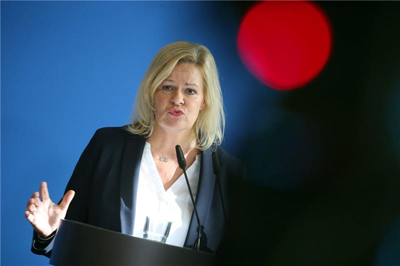 Neue Anlaufstelle für Profis wie Amateure gegründet Bundesinnenministerin Nancy Faeser (SPD) auf einer Pressekonferenz im Innenministerium.