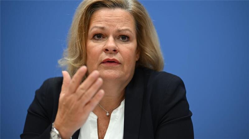 Bundesinnenministerin Nancy Faeser (SPD) hat mit Vertretern mehrerer Internet-Plattformen über Desinformation im Kontext der anstehenden Bundestagswahl gesprochen. (Archivfoto)