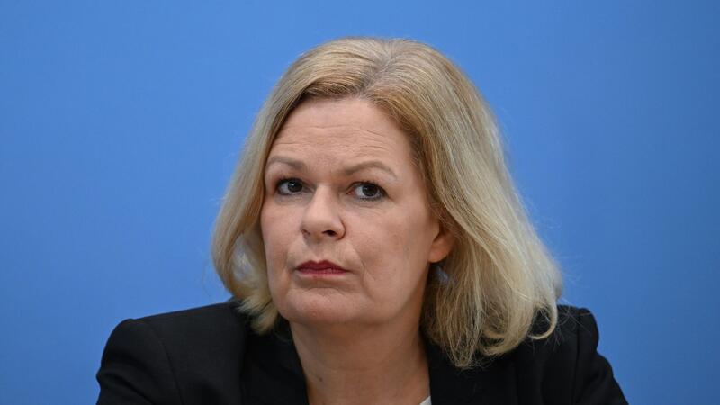 Zahl der rechtsextremistischen Straftaten steigt Bundesinnenministerin Nancy Faeser warnt mit Blick auf die Kriminalitätsstatistik vor einem „ein Klima der Ressentiments und der Gewalt“.