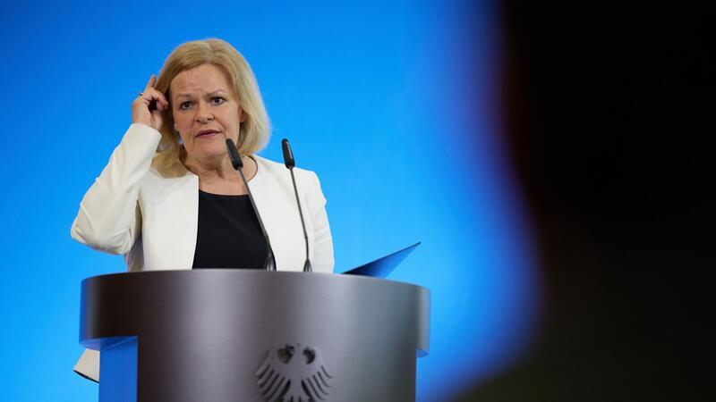 Dauerstreit Asyl: EU-Parlament stimmt für schärfere Regeln Bundesinnenministerin Nancy Faeser will sich dafür einsetzen, dass die beschlossene Reform des europäischen Asylsystems möglichst schnell Wirkung entfaltet.