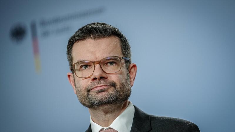 Gesetz für Bürokratieabbau - Wirtschaft will „Entrümpelung“ Bundesjustizminister Marco Buschmann: „Das ist schon mal das größte Bürokratieentlastungspaket, das es je in der Geschichte dieses Landes gab.“