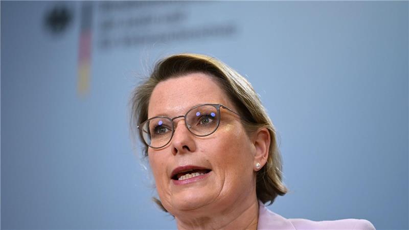 Umwelt-Mafia im Visier – Polizei soll verdeckt ermitteln Bundesjustizministerin Stefanie Hubig (SPD) will Banden, die Umweltkriminalität zum Geschäftsmodell gemacht haben, härter bestrafen. (Archivbild)