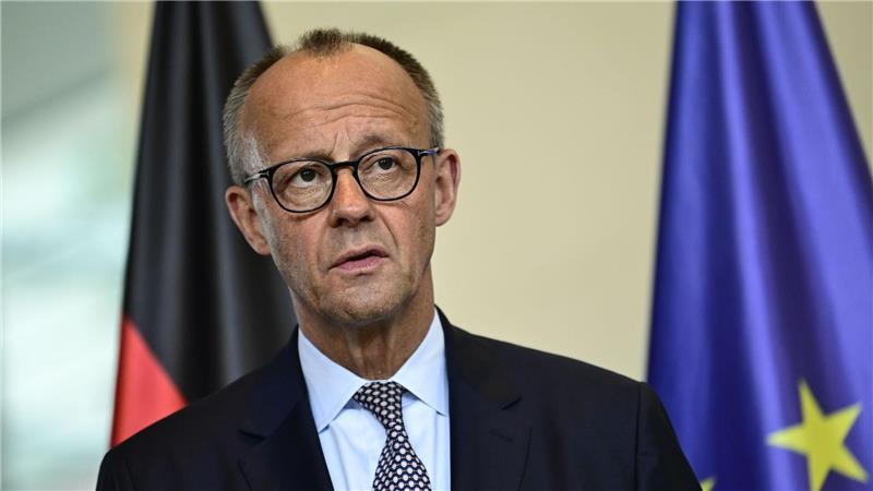Merz: Schnelles Friedensabkommen besser als Waffenstillstand Bundeskanzler Merz hält den Verzicht auf einen Waffenstillstand in der Ukraine unter bestimmten Bedingungen für vertretbar. (Archivbild)