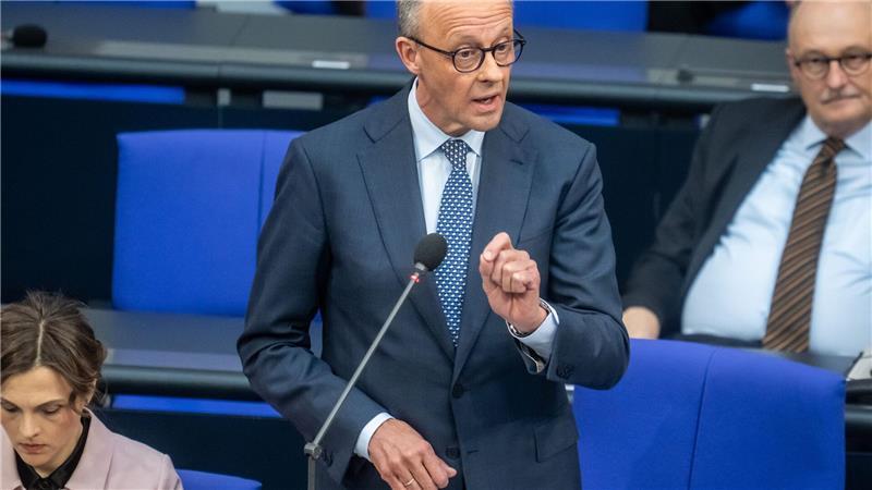 Bundeskanzler Merz plädiert im Bundestag für eine diplomatische Lösung zur Beendigung des Iran-Kriegs