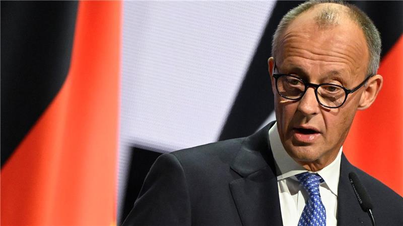 Merz mahnt zu „Kraftanstrengung“ und „Aufbruch“ Bundeskanzler Merz wendet sich zum Tag der Einheit in einer sehr grundsätzlichen Rede an die Deutschen.