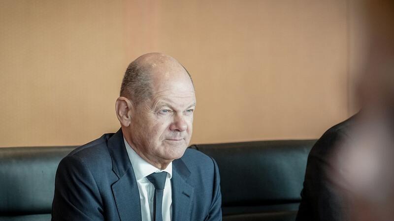 Bundeskanzler Olaf Scholz (SPD) betont, dass die heutige Demokratie auf dem zentralen Bekenntnis „Nie wieder“ gründe (Archivbild).