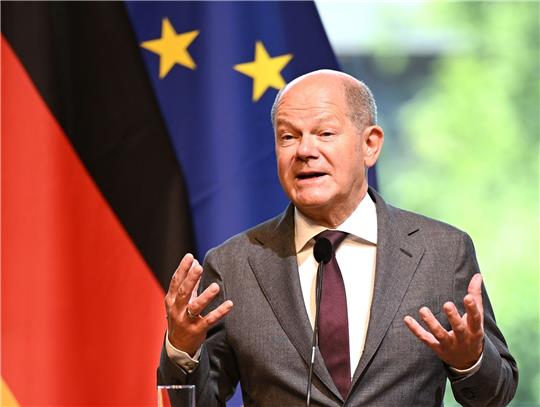 Bundeskanzler Olaf Scholz (SPD) dringt auf eine Einigung bei der geplanten Reform des EU-Asylsystems.