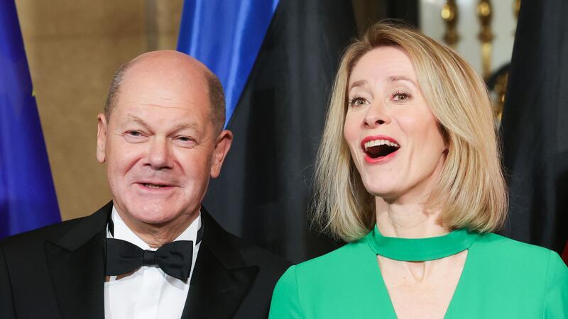 Estlands Regierungschefin wirbt um Hilfe für die Ukraine Bundeskanzler Olaf Scholz (SPD, l), und Kaja Kallas, Premierministerin der Republik Estland.