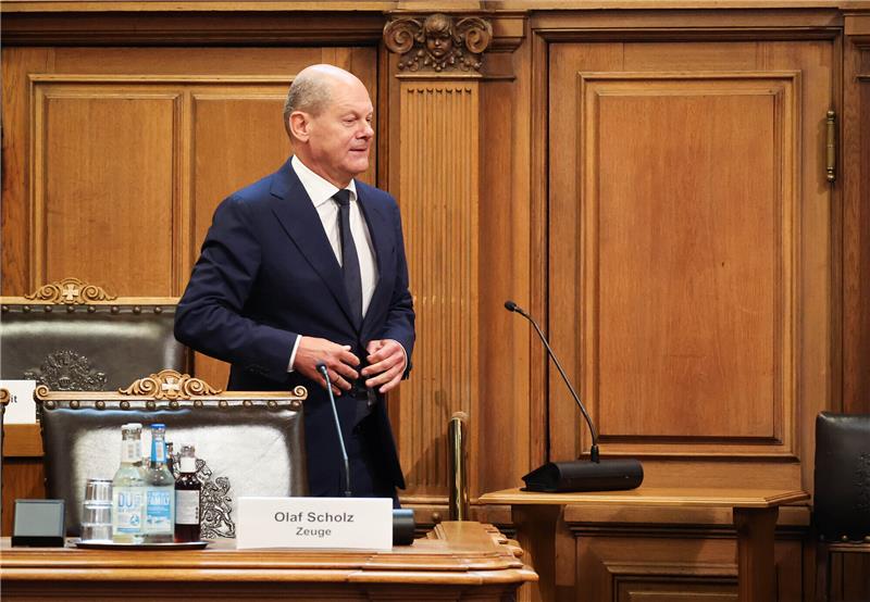 Bundeskanzler Olaf Scholz (SPD) sagte im August 2022 vor dem parlamentarischen Untersuchungsausschusses „Cum-Ex“ aus. Foto: Christian Charisius/dpa