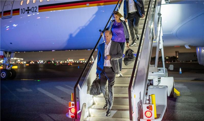 Bundeskanzler Olaf Scholz (SPD) und seine Ehefrau Britta Ernst sind in New York eingetroffen.