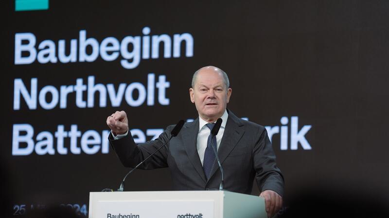 Baustart für Batteriezellfabrik in Schleswig-Holstein Bundeskanzler Olaf Scholz (SPD) vor Baubeginn der Northvolt-Fabrik in Schleswig-Holstein.