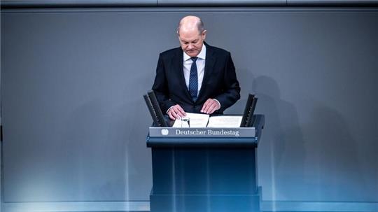Bundeskanzler Olaf Scholz (SPD) während der Regierungserklärung zur Haushaltslage.