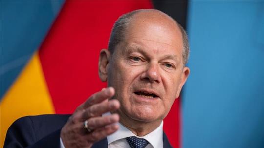 Bundeskanzler Olaf Scholz äußert sich in Schweden zu einer möglichen Wiedereinführung der Wehrpflicht.