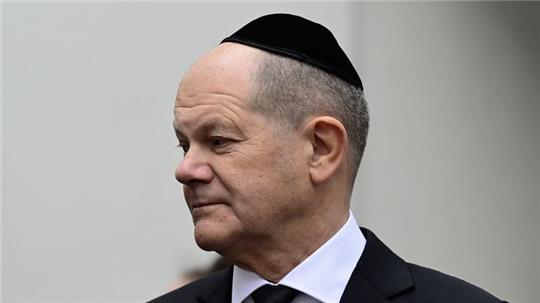 Bundeskanzler Olaf Scholz bei der Gedenkveranstaltung zum 85. Jahrestag der Pogromnacht in der Synagoge Beth Zion