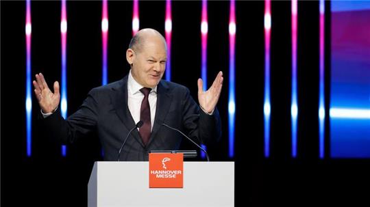 Bundeskanzler Olaf Scholz betonte: „Zu einer modernen Angebotspolitik gehört natürlich auch, dass wir schneller werden und einfacher. Da sind wir uns vollkommen einig.“