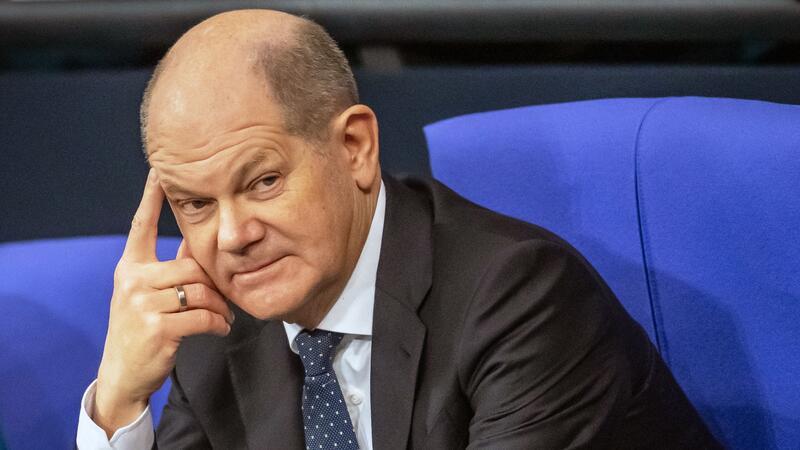Bundeskanzler Olaf Scholz im Bundestag.