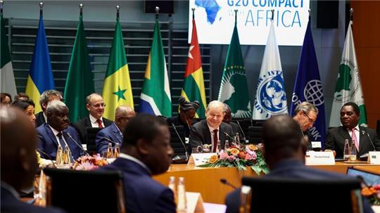 Bundeskanzler Olaf Scholz leitet den Investitionsgipfel „Compact with Africa“.