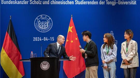 Bundeskanzler Olaf Scholz nimmt an einer Townhall mit Studierenden an der Tongji-Universität teil.