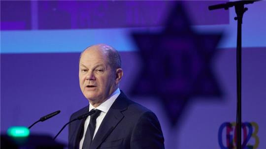 Bundeskanzler Olaf Scholz spricht beim Jüdischen Gemeindetag in Berlin.