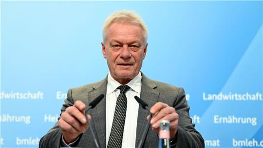 Bundesminister Alois Rainer stellt den „Ernährungsreports 2025“ vor.
