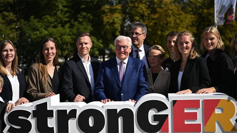 „Freude ist unendlich“: München soll Olympia holen Bundespräsident Frank-Walter Steinmeier (M) unterstützt die Olympia-Bewerbung.