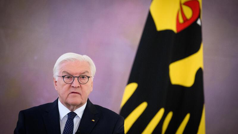 Bundespräsident Frank-Walter Steinmeier empfängt 80 ehrenamtliche Bürgermeister in Berlin.