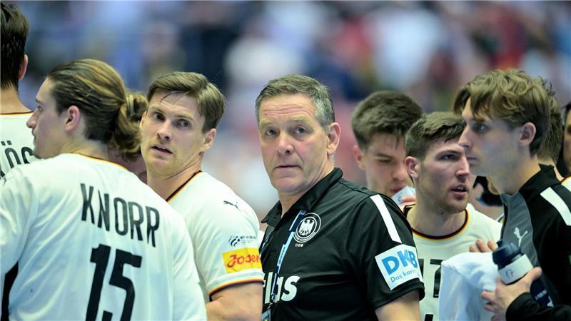 Bundestrainer Alfred Gislason leistet sich in der Schlussphase einen Fauxpas.