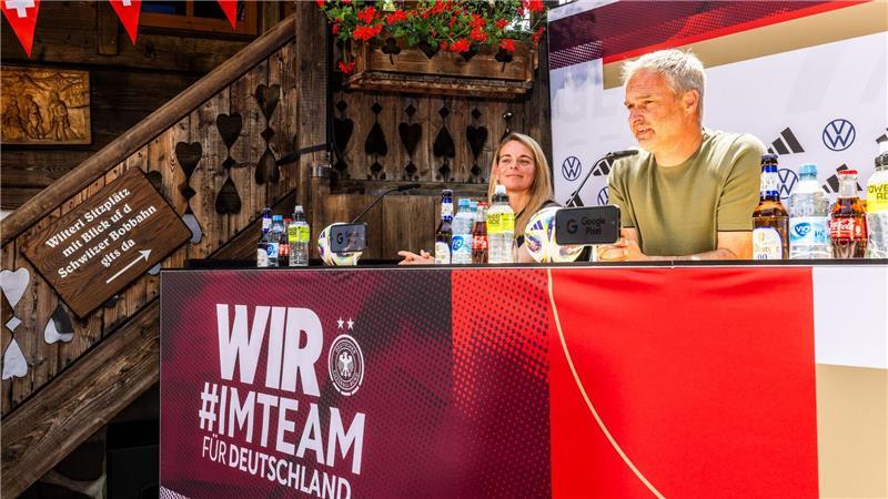 Kader für Frauen-EM steht: Künzer spricht von Titel Bundestrainer Christian Wück gab seinen EM-Kader im Europapark Rust bekannt.