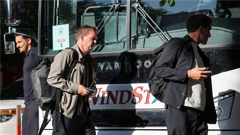Bundestrainer Julian Nagelsmann bei der Ankunft am Teamhotel in Chicago. 