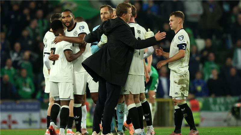 Ein Arbeitssieg mit deutschen Tugenden als Wachstumsschub Bundestrainer Julian Nagelsmann gratuliert seinen Spielern nach dem Schlusspfiff auf dem Platz.