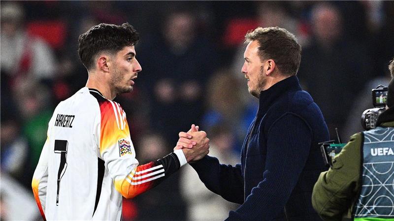 Bundestrainer Julian Nagelsmann (r) musste in diesem Länderspiel-Jahr komplett auf Kai Havertz verzichten. (Archivbild)