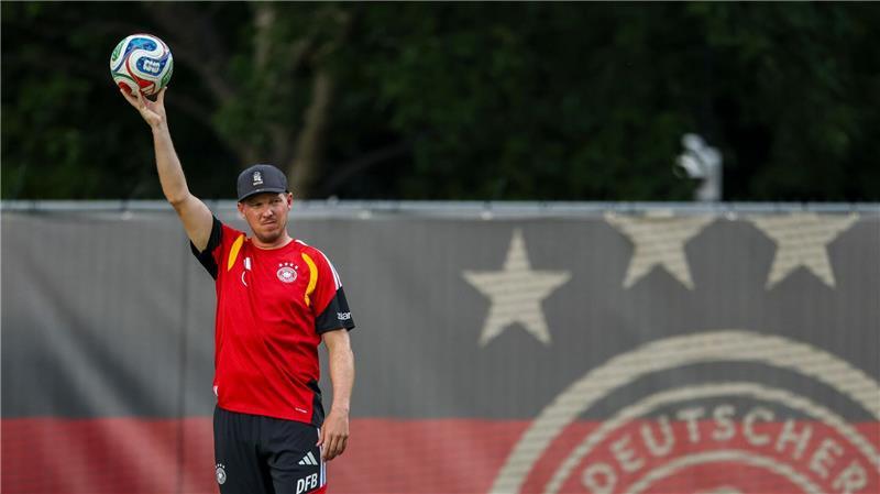Bundestrainer Julian Nagelsmann trägt die Last der WM-Verantwortung.  
