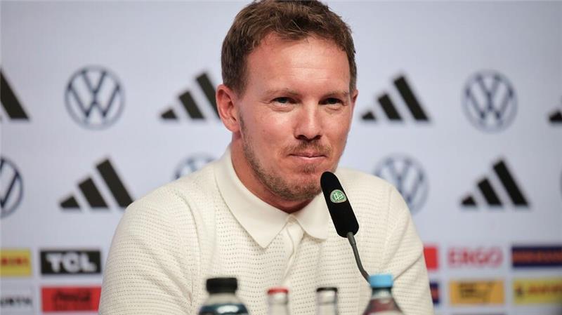 Für Nagelsmann-Anruf: Neulinge müssen „Schippe besser sein“ Bundestrainer Nagelsmann macht die Tür für Neulinge nicht zu, öffnet sie aber auch nicht besonders weit.