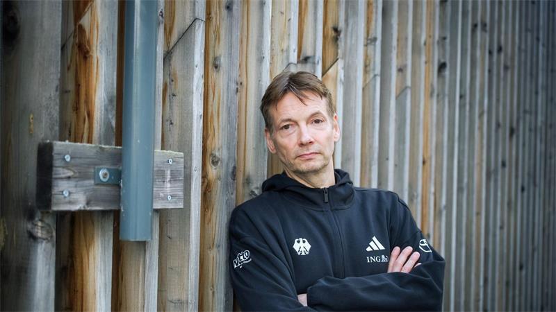 Bundestrainer Olaf Lange versucht vor dem WM-Start die Erwartungen zu dämpfen.