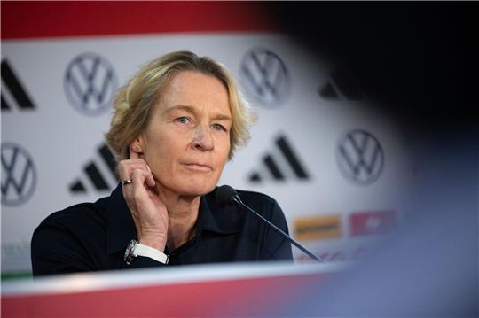 Bundestrainerin Martina Voss-Tecklenburg fällt für die nächsten beiden Länderspiele erkrankt aus.