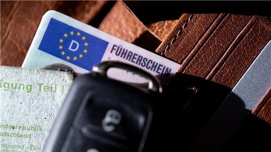 Bundesverkehrsminister Patrick Schnieder hält die Kosten für den Führerschein in Deutschland für zu hoch. (Symbolbild)